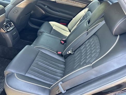 Used 2021 Genesis G90 3.3T Premium RWD image 21