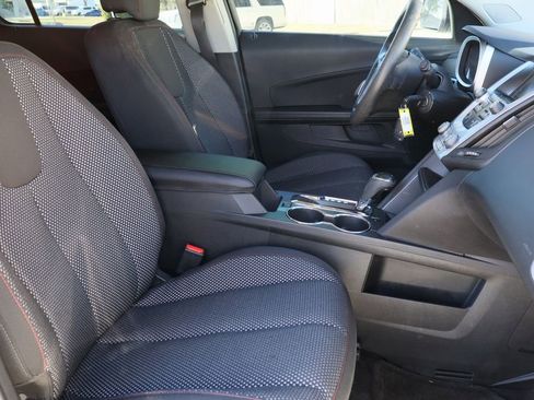 Used 2017 Chevrolet Equinox LS image 25