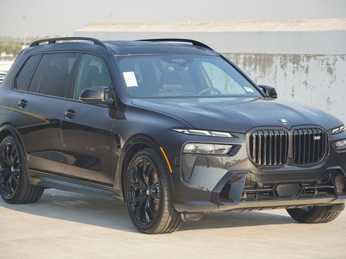 Used 2026 BMW X7 M60i AWD/4WD image 3