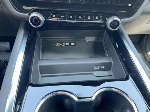 New 2026 Chevrolet Suburban High Country AWD/4WD image 23