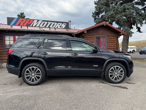 Used 2017 GMC Acadia SLT AWD/4WD image 4