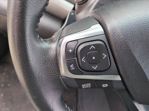 Used 2016 Toyota Camry SE w/ Moonroof Package FWD image 3
