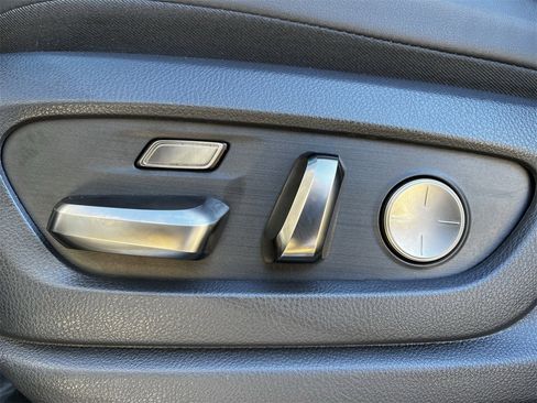 Used 2024 Lexus LX 600 4WD w/ Luxury Package image 24