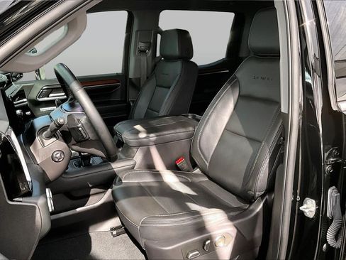 Used 2024 GMC Sierra 1500 Denali w/ Technology Package AWD/4WD image 8