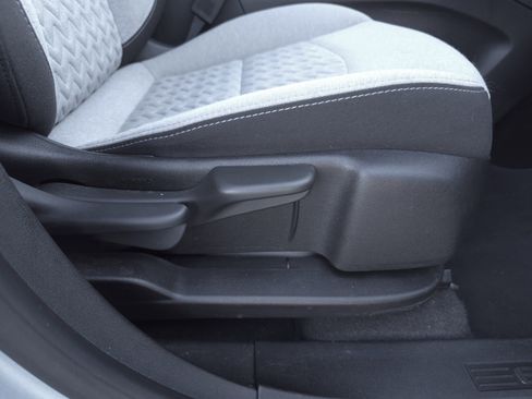 Used 2022 Chevrolet Equinox LT image 36