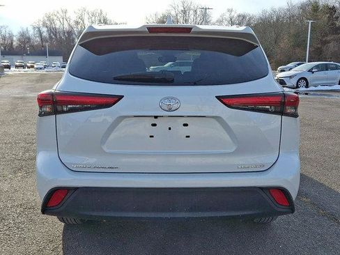 Certified 2023 Toyota Highlander XLE image 25