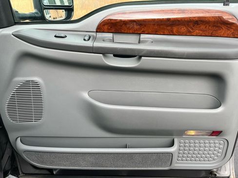 Used 2002 Ford F350 Lariat image 19