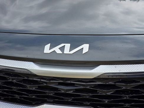 Used 2023 Kia Seltos S image 3