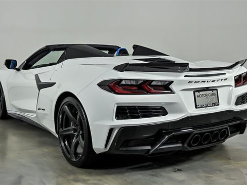 Used 2023 Chevrolet Corvette Z06 w/ Stealth Interior Trim Package RWD image 7
