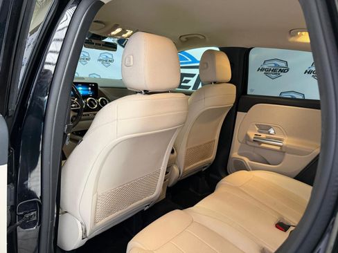 Used 2021 Mercedes-Benz GLA 250 4MATIC w/ Premium Package image 18