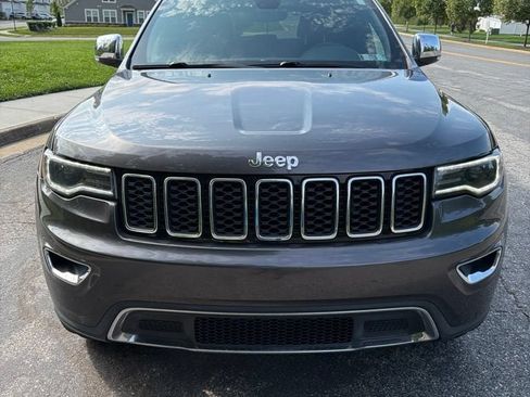 Used 2017 Jeep Grand Cherokee Limited w/ Luxury Group II AWD/4WD image 2