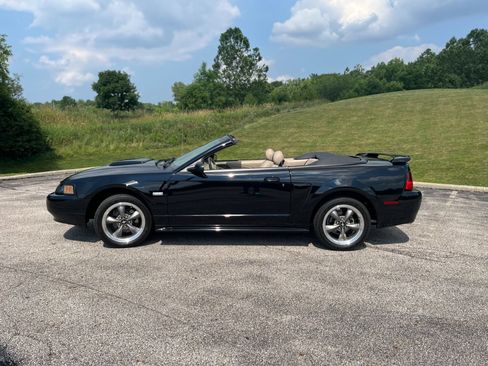 Used 2003 Ford Mustang GT RWD image 3