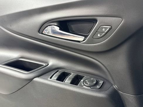 Used 2020 Chevrolet Equinox LT w/ LPO, Floor Liner Package FWD image 15