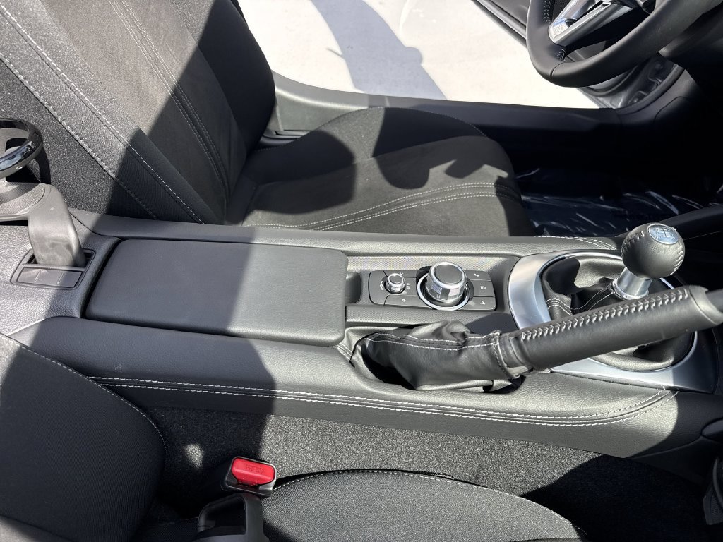 Used 2025 MAZDA MX-5 Miata Club RWD image 36