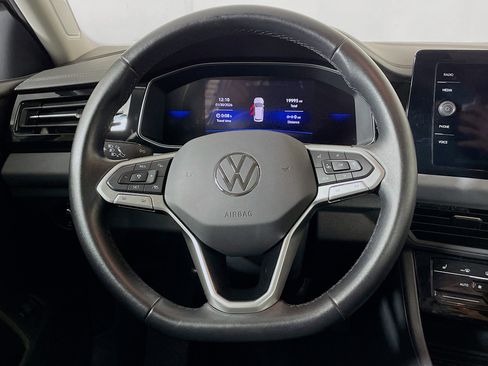 Used 2025 Volkswagen Jetta SE image 18