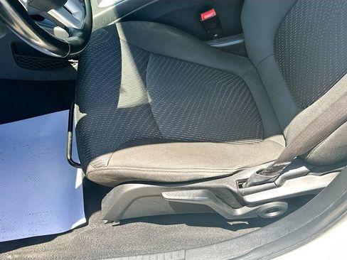 Used 2019 Dodge Journey SE FWD image 18