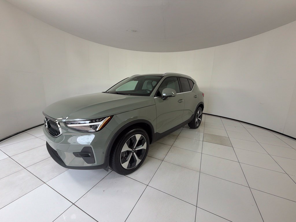 Used 2024 Volvo XC40 B5 Plus AWD/4WD 360° Tour