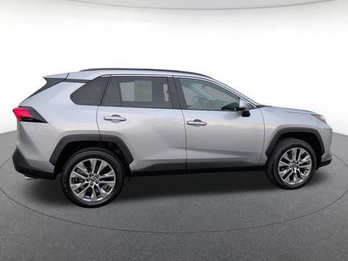 Used 2022 Toyota RAV4 XLE Premium FWD image 7