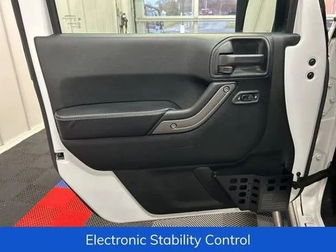 Used 2018 Jeep Wrangler Unlimited Sport AWD/4WD image 9