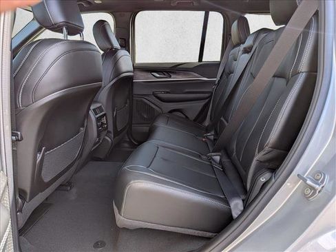 New 2025 Jeep Grand Cherokee Limited AWD/4WD image 17