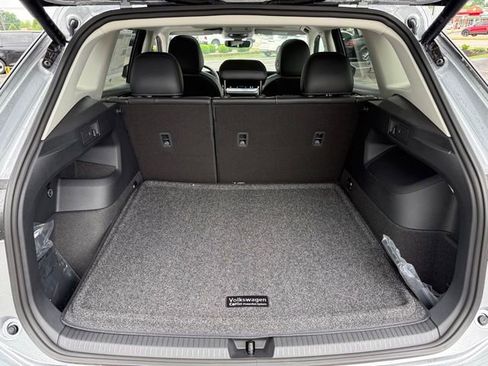 New 2026 Volkswagen Tiguan SE FWD image 16