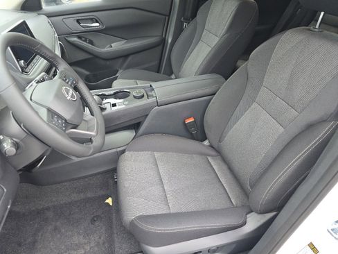 New 2026 Nissan Rogue SV w/ Cold Weather Package AWD/4WD image 19