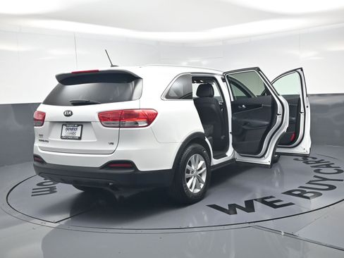 Used 2016 Kia Sorento LX AWD/4WD image 26