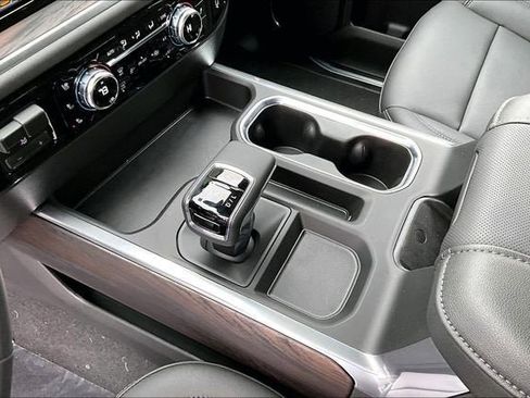 New 2026 GMC Sierra 1500 SLT w/ SLT Premium Package image 9