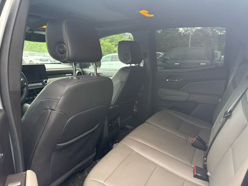 Used 2023 Chevrolet Colorado ZR2 w/ ZR2 Convenience Package III AWD/4WD image 6