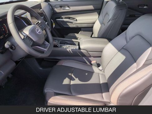 New 2026 Nissan Pathfinder SL image 14