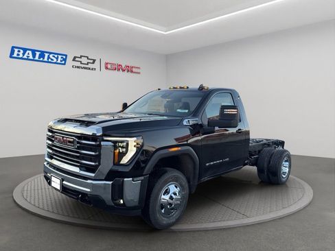 New 2026 GMC Sierra 3500 SLE w/ SLE Convenience Package image 11
