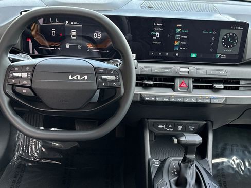 New 2026 Kia K4 FWD image 12