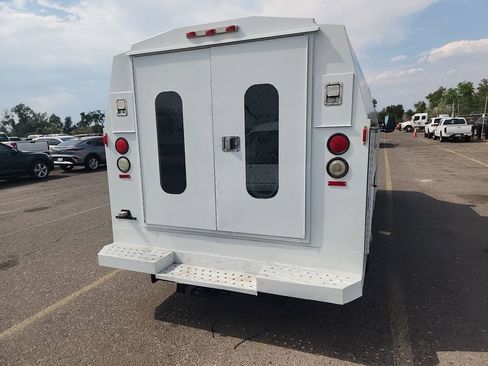 Used 2006 Ford E-350 and Econoline 350 Super Duty RWD image 4