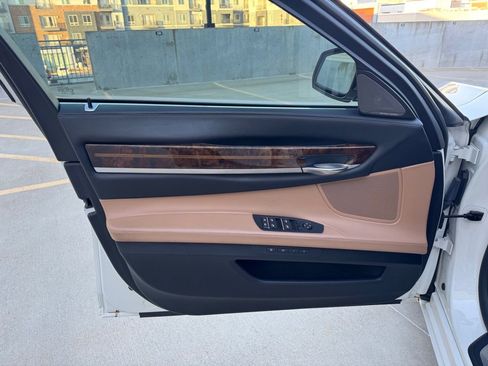 Used 2015 BMW 750Li xDrive image 8