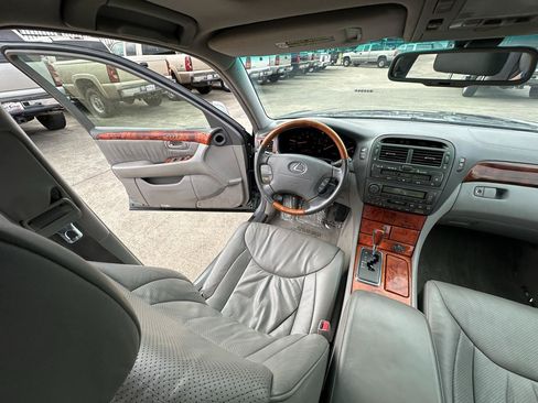 Used 2003 Lexus LS 430 RWD image 48