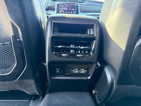 Used 2023 Jeep Grand Cherokee Altitude image 25