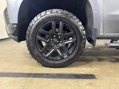 Used 2021 Chevrolet Silverado 1500 Custom Trail Boss w/ Safety Confidence Package AWD/4WD image 11
