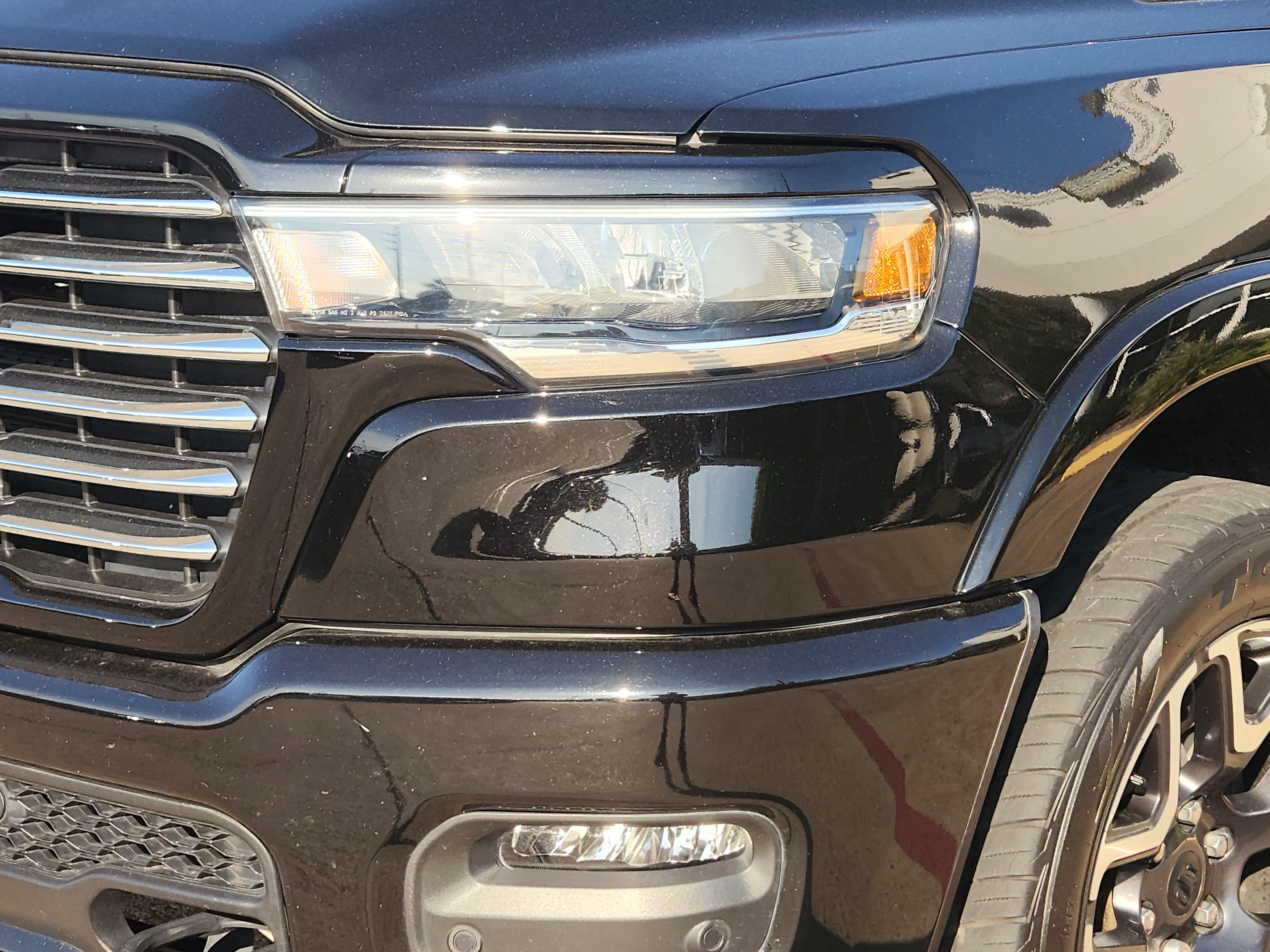 Used 2025 RAM 1500 Laramie AWD/4WD image 6