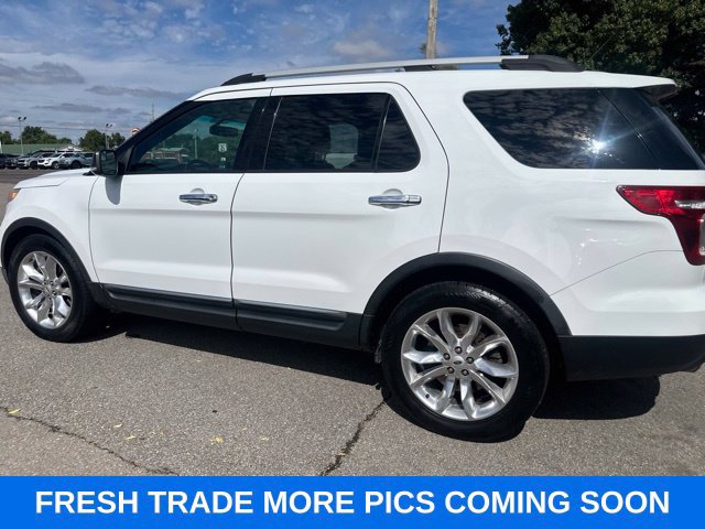 Used 2015 Ford Explorer XLT w/ Equipment Group 202B FWD image 21