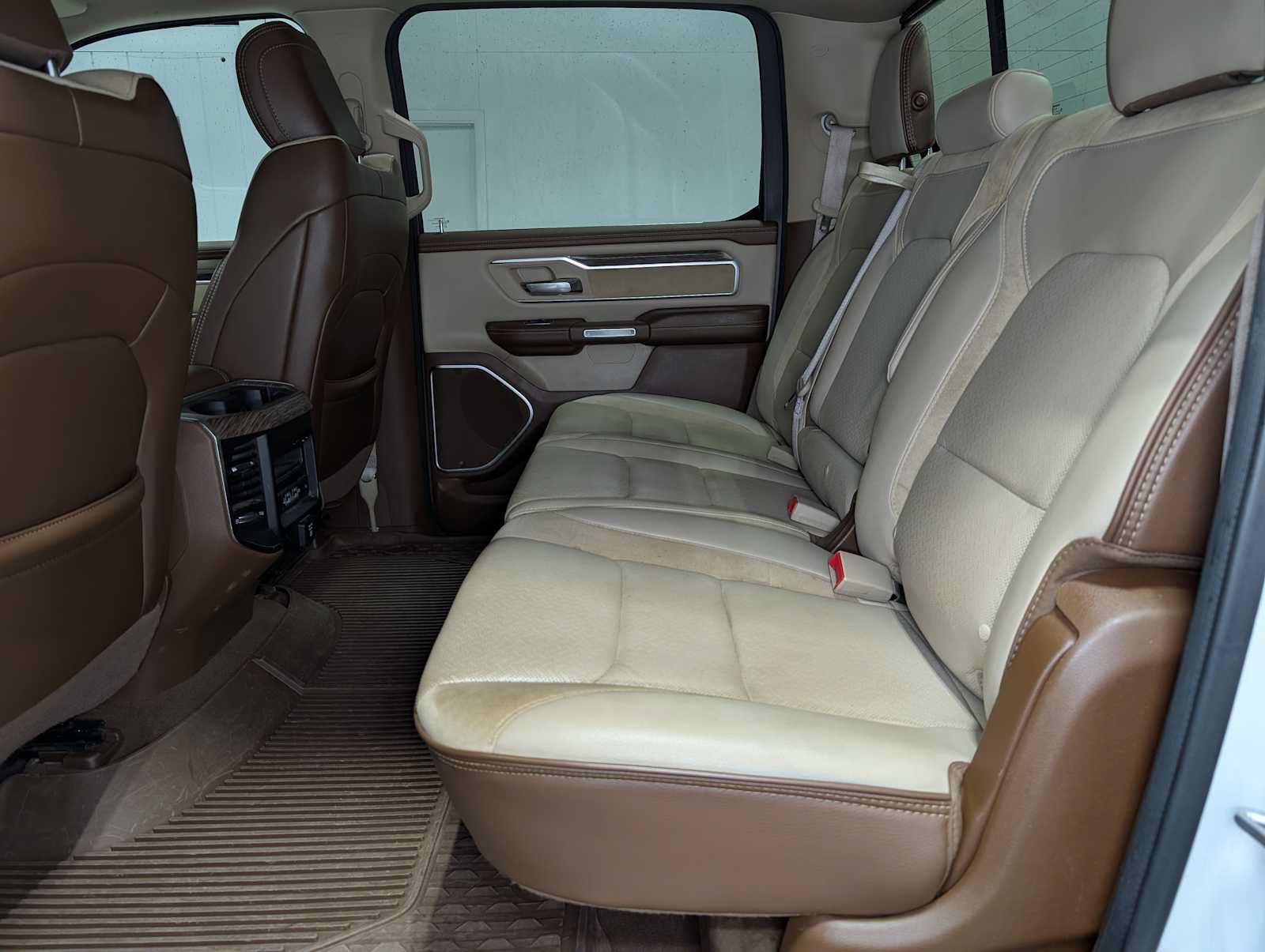 Used 2019 RAM 1500 Laramie AWD/4WD image 27
