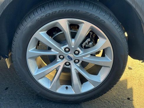 Used 2023 Ford Explorer Platinum w/ Technology Package image 7