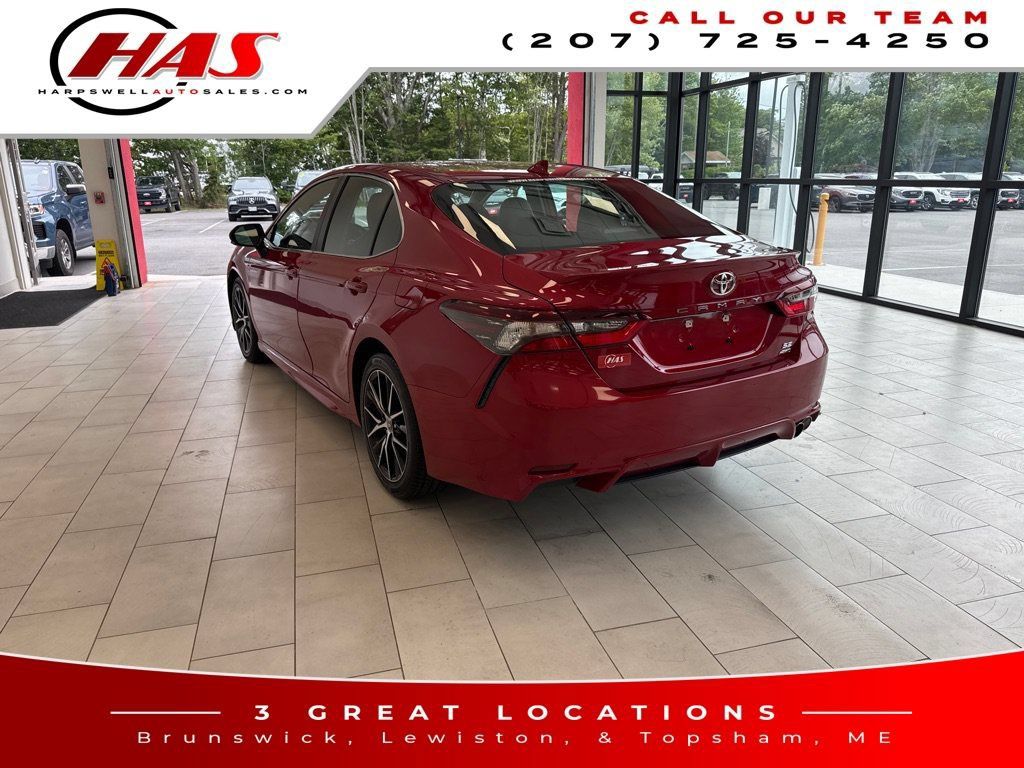 Used 2024 Toyota Camry SE w/ Cold Weather Package AWD/4WD image 3