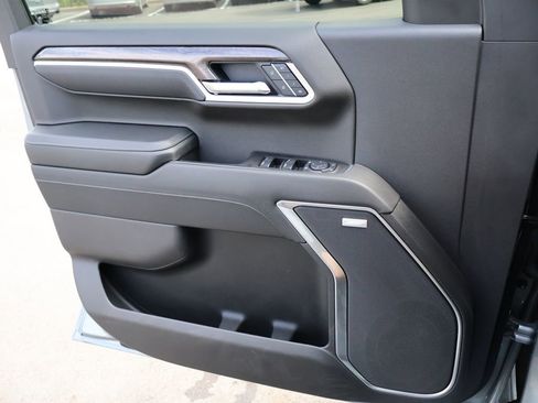 Used 2025 Chevrolet Silverado 1500 LTZ w/ LTZ Premium Package AWD/4WD image 31