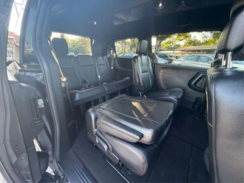 Used 2016 Dodge Grand Caravan R/T FWD image 13