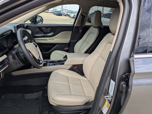 Used 2025 Lincoln Corsair FWD w/ Equipment Group 101A image 7