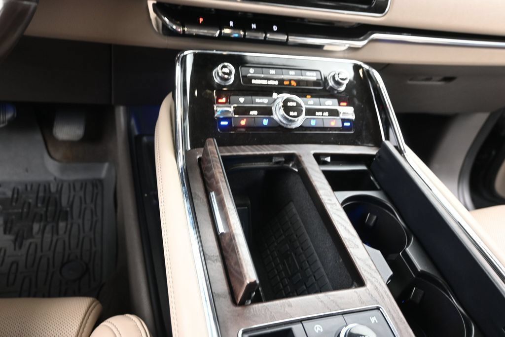 Used 2022 Lincoln Navigator L Reserve AWD/4WD image 25