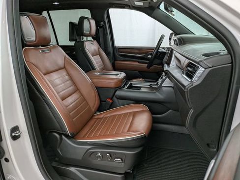 Used 2023 GMC Yukon Denali Ultimate AWD/4WD image 29
