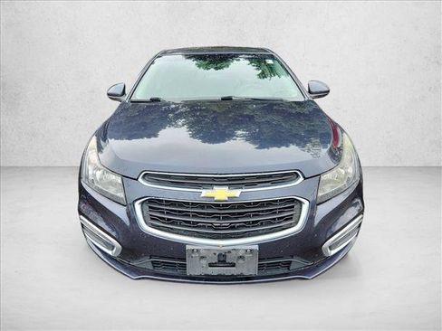 Used 2016 Chevrolet Cruze LT FWD image 2