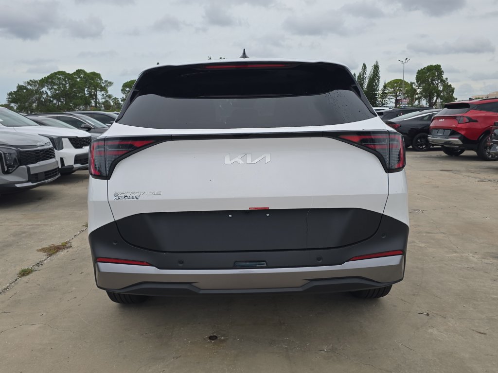 New 2027 Kia Sportage LX FWD image 7