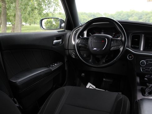 Used 2020 Dodge Charger SXT w/ Blacktop Package RWD image 9
